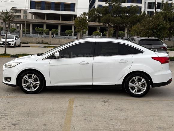 2015 model tek parça boyalı hasar kayıtsız