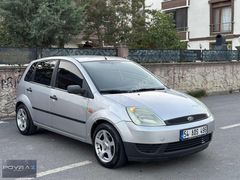 POYRAZ'DAN ÇOK DÜZGÜN BAKIMLI FORD FİESTA 1.4TDCİ