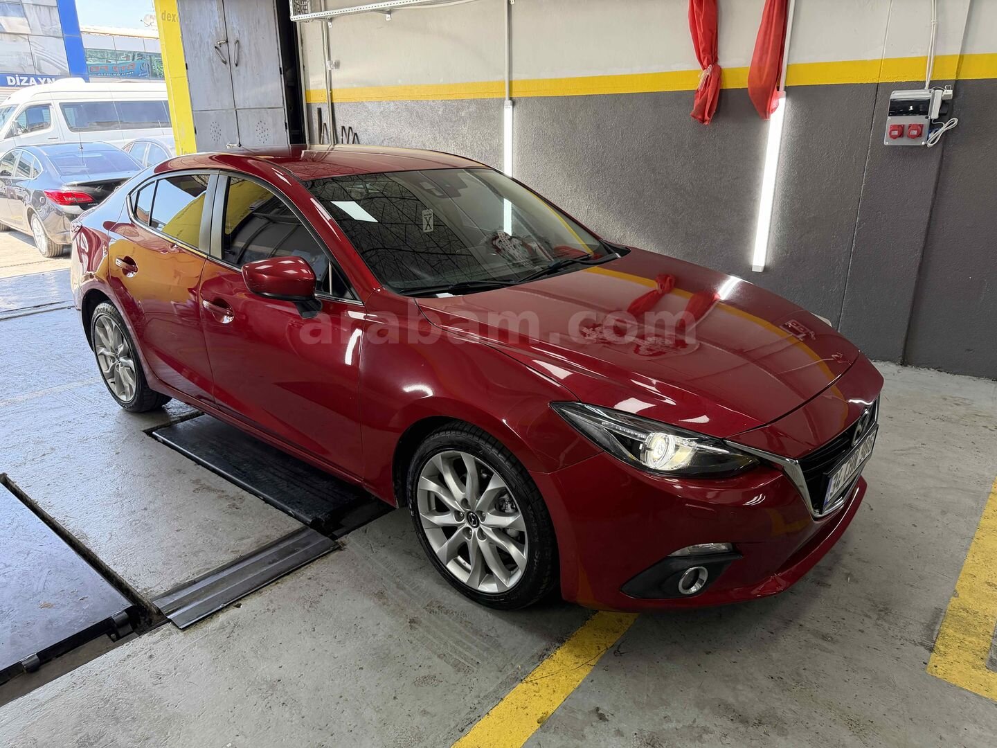 Sahibinden Mazda 3 1.5 SkyActive-D Power Sense 2016 Model İstanbul 196.000 km Kırmızı 3