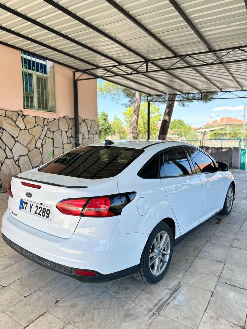 Sahibinden Ford Focus 1.6 TDCi Trend X 2016 Model Antalya 232.000 km Beyaz 5