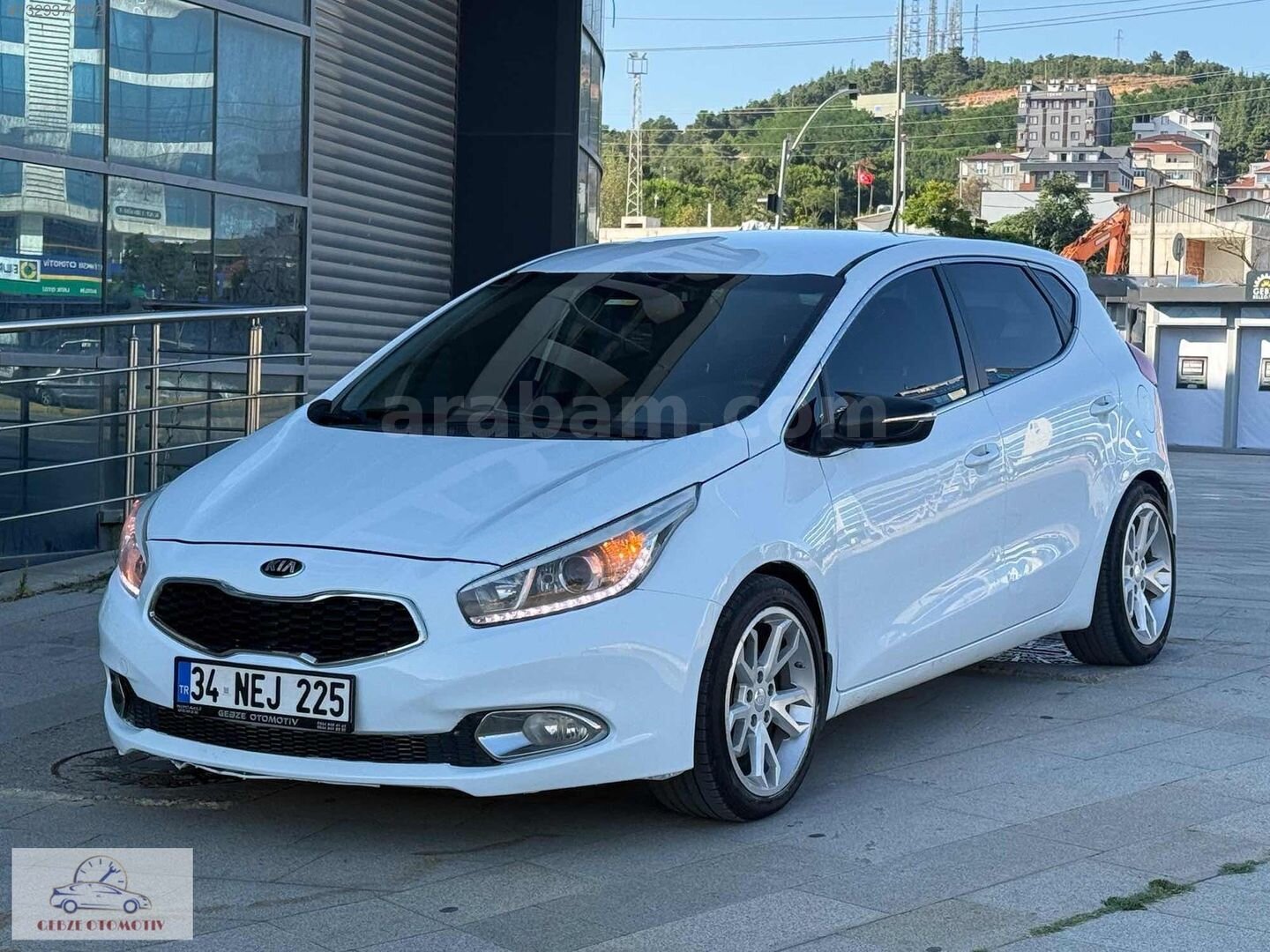 Galeriden Kia Ceed 1.6 Concept 2013 Model Kocaeli 216.000 km Beyaz 5