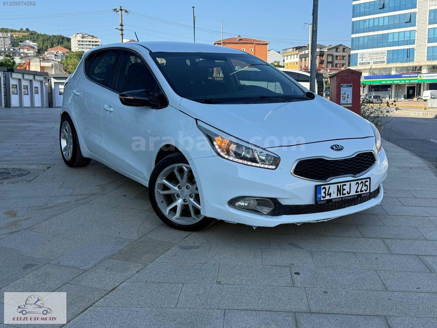 Galeriden Kia Ceed 1.6 Concept 2013 Model Kocaeli 216.000 km Beyaz 2