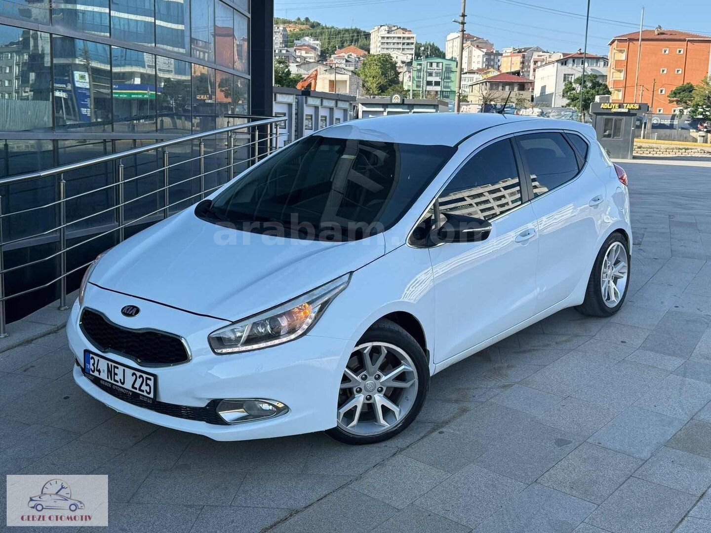 Galeriden Kia Ceed 1.6 Concept 2013 Model Kocaeli 216.000 km Beyaz 1
