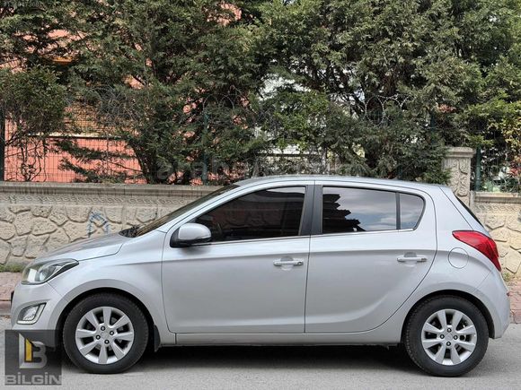 HYUNDAİ İ20 1.4 CRDİ SENSE