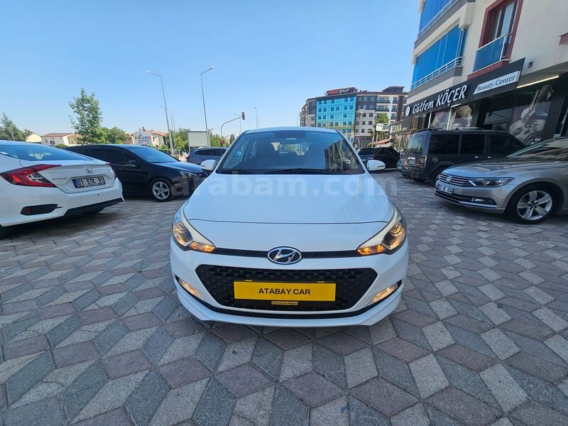 Galeriden Hyundai i20 1.4 MPI Style 2018 Model Elazığ 84.000 km Beyaz