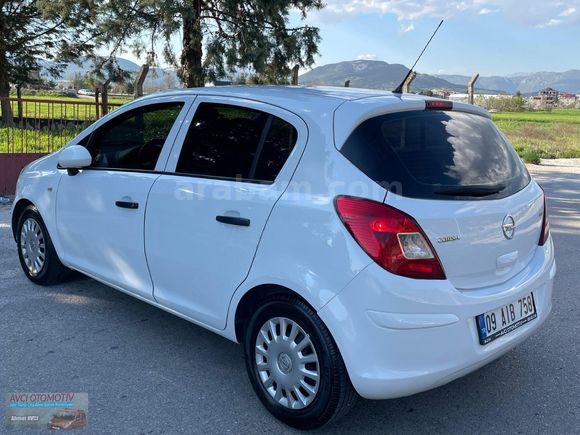2014 MODEL CAM GİBİ OPEL CORSA..