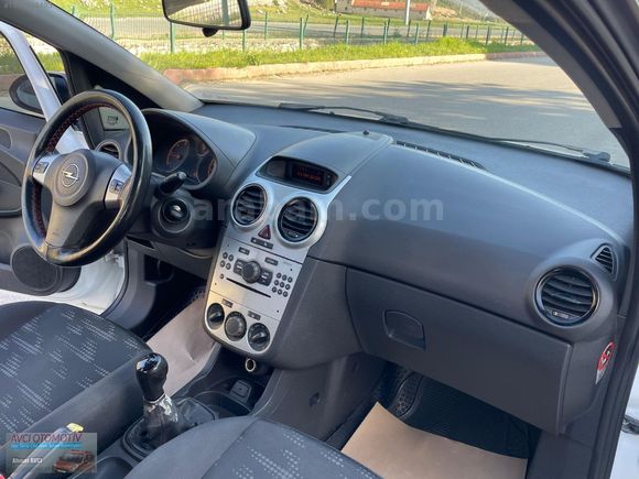 2014 MODEL CAM GİBİ OPEL CORSA..