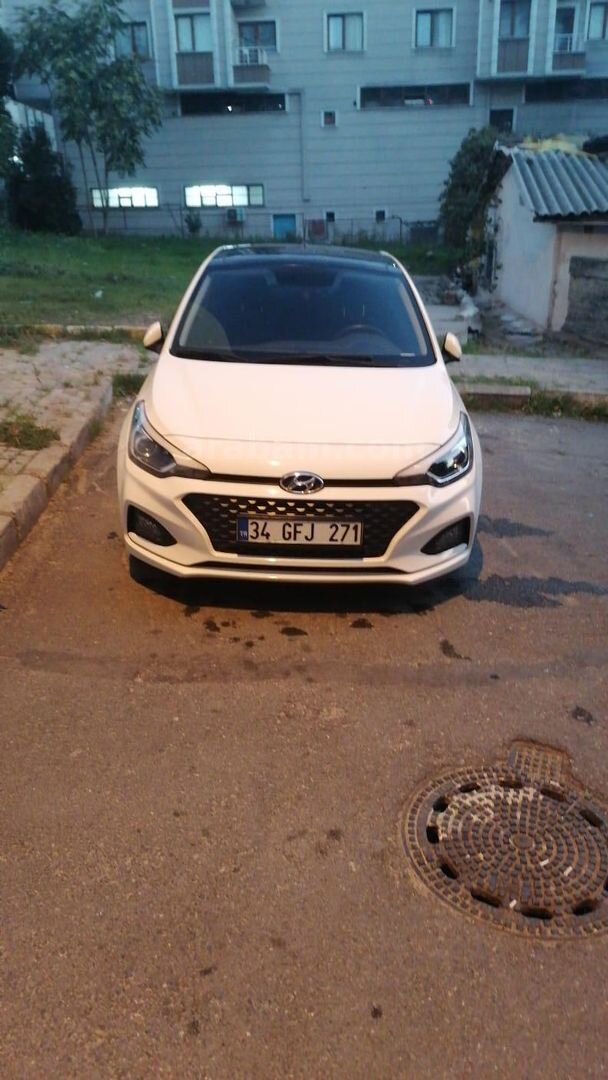 Sahibinden Hyundai i20 1.4 CRDi Elite Smart 2018 Model Denizli 108.000 km Beyaz 3