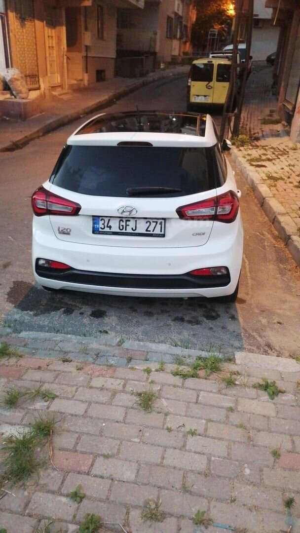 Sahibinden Hyundai i20 1.4 CRDi Elite Smart 2018 Model Denizli 108.000 km Beyaz 4