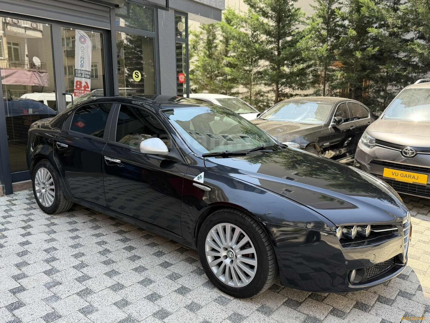 Galeriden Alfa Romeo 159 1.9 JTD Distinctive 2008 Model İstanbul 309.000 km Siyah 2