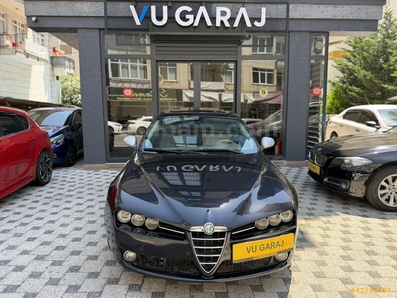 Galeriden Alfa Romeo 159 1.9 JTD Distinctive 2008 Model İstanbul 309.000 km Siyah