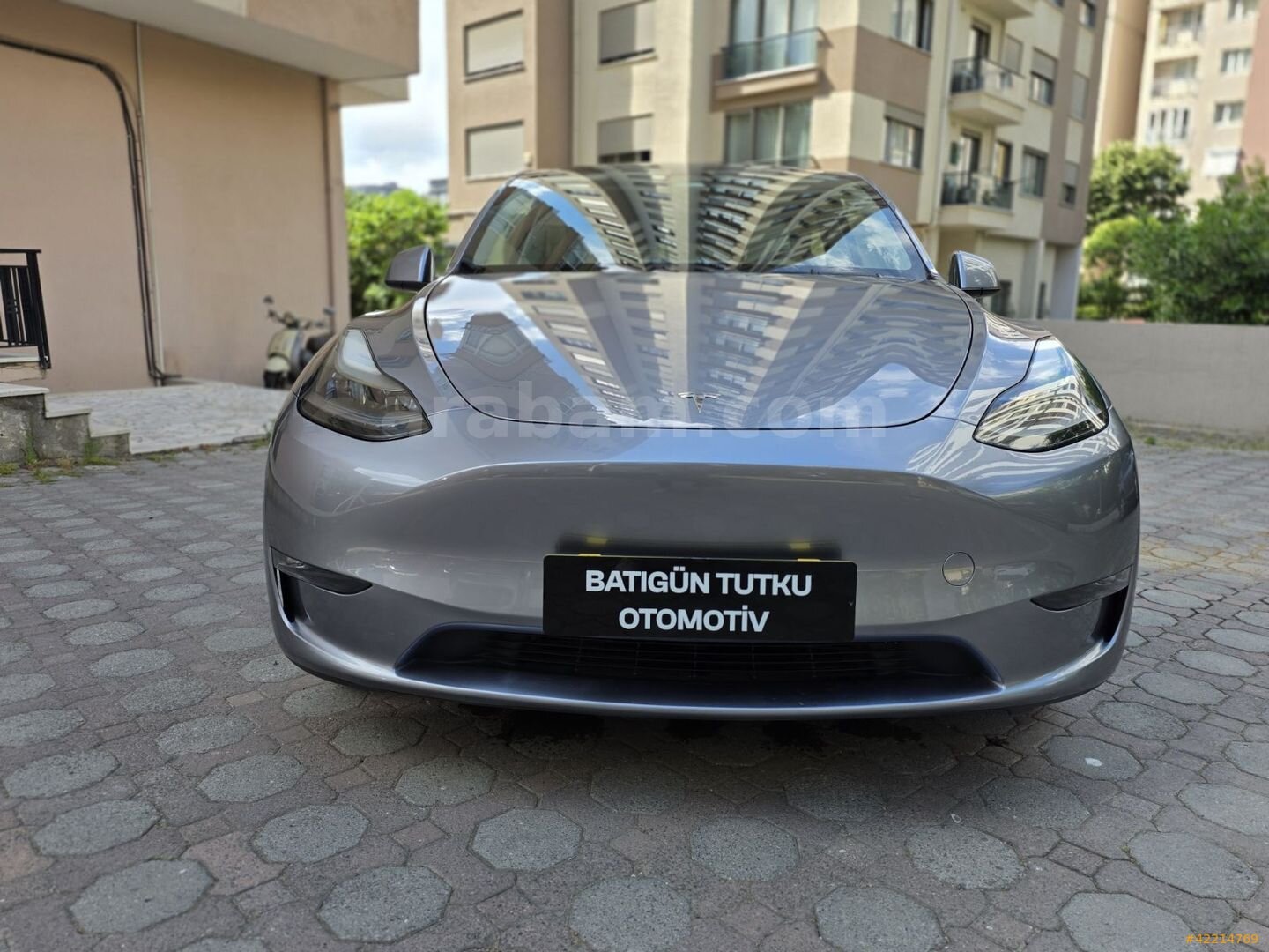 Galeriden Tesla Model Y Long Range AWD 2023 Model İstanbul 71.000 km Gri 2