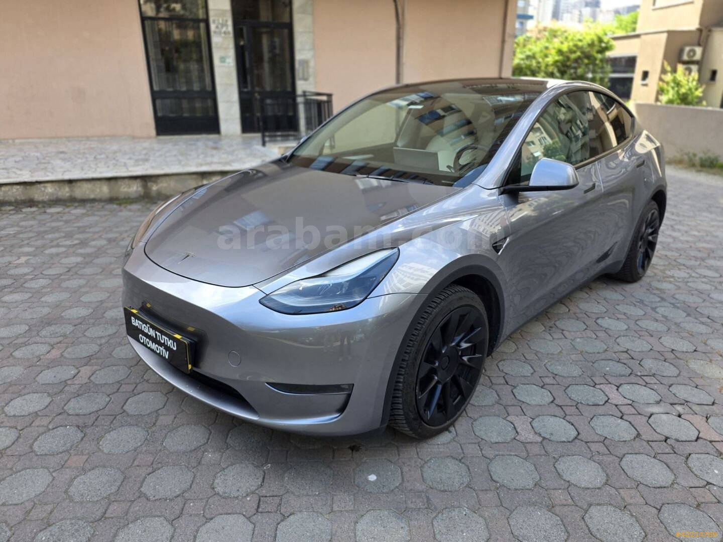 Galeriden Tesla Model Y Long Range AWD 2023 Model İstanbul 71.000 km Gri 3