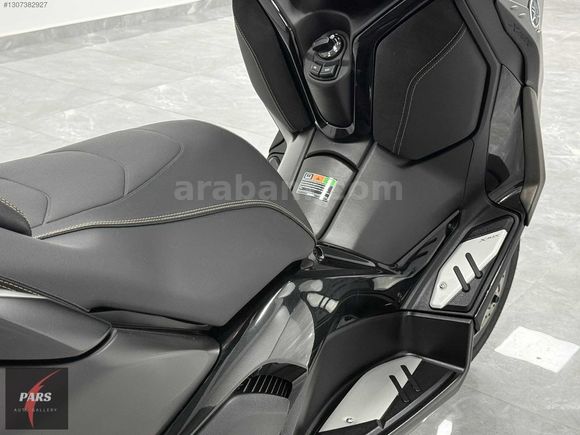HATASIZ 2024 YAMAHA X-MAX 250 TECH MAX GARANTİ AKSESUARLI 4 BNDE
