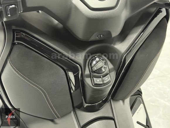HATASIZ 2024 YAMAHA X-MAX 250 TECH MAX GARANTİ AKSESUARLI 4 BNDE