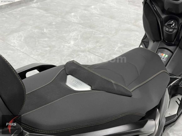 HATASIZ 2024 YAMAHA X-MAX 250 TECH MAX GARANTİ AKSESUARLI 4 BNDE