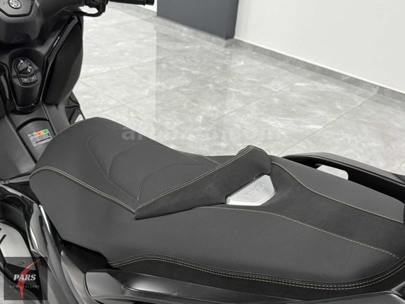 HATASIZ 2024 YAMAHA X-MAX 250 TECH MAX GARANTİ AKSESUARLI 4 BNDE