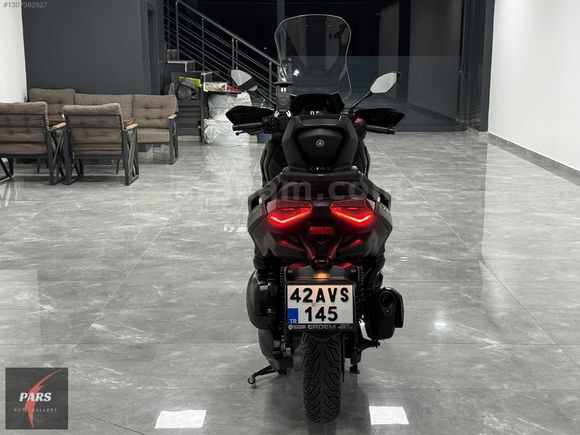HATASIZ 2024 YAMAHA X-MAX 250 TECH MAX GARANTİ AKSESUARLI 4 BNDE