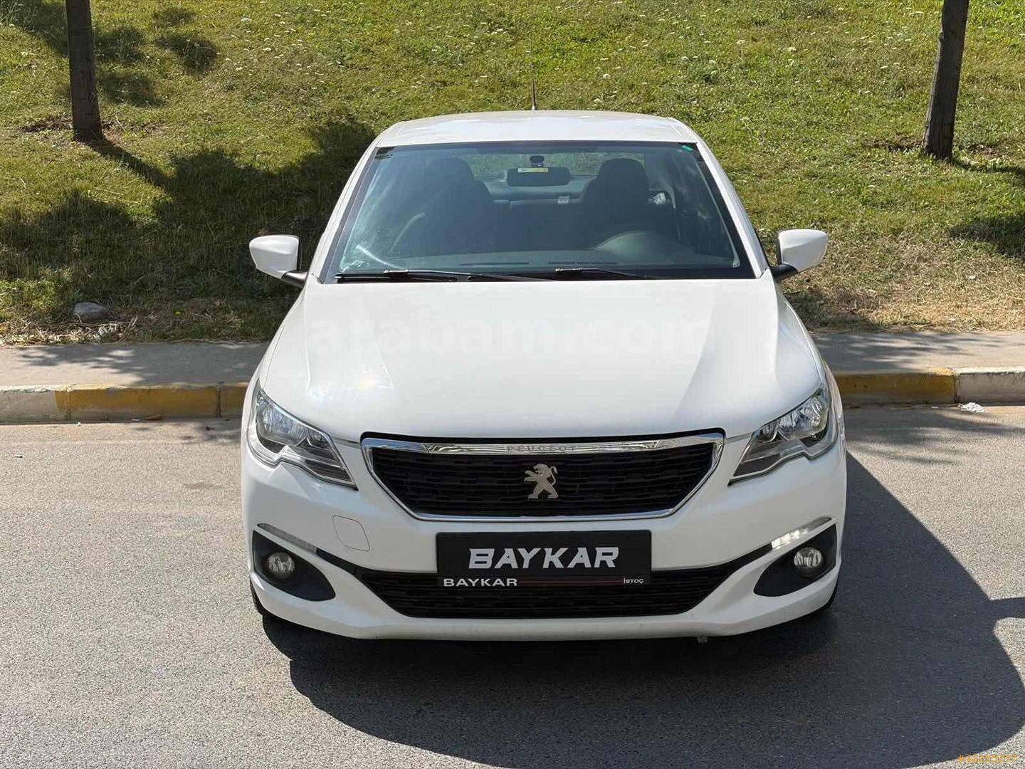 Galeriden Peugeot 301 1.6 BlueHDI Active 2018 Model İstanbul 189.000 km Beyaz 2