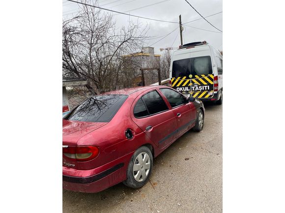 Sahibinden Renault Megane 1.9 D RN 2000 Model 