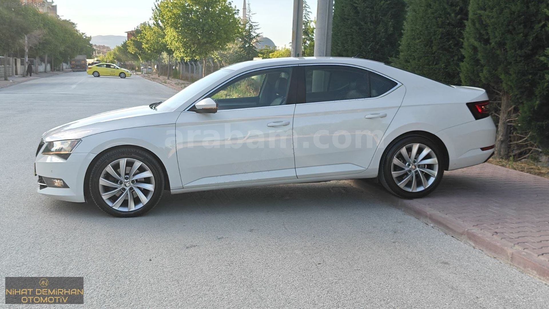 Galeriden Skoda SuperB 1.6 TDI Prestige 2015 Model Konya 190.000 km Beyaz 3