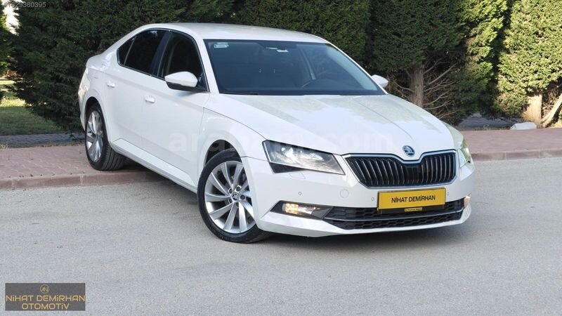 Galeriden Skoda SuperB 1.6 TDI Prestige 2015 Model Konya 190.000 km Beyaz