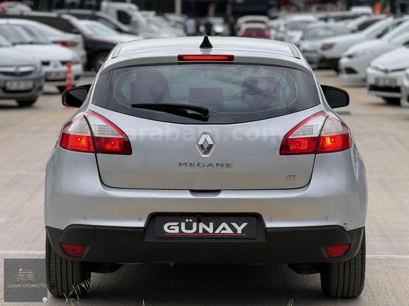ACİL SATILIK 2014 MODEL RENAULT MEGAN 1.5 DCİ TOCUH OTOMATİK