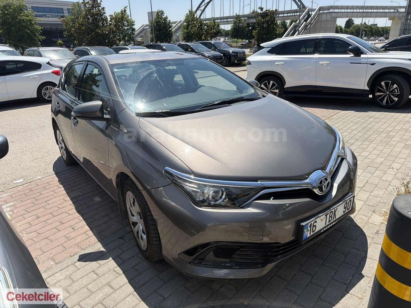 Galeriden Toyota Auris 1.33 Life 2017 Model Bursa 65.000 km Gri 4
