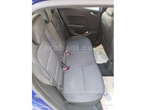 2.Sahibinden 2023 Model Renault Clio 1.0 TCe Touch 