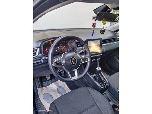 2.Sahibinden 2023 Model Renault Clio 1.0 TCe Touch 