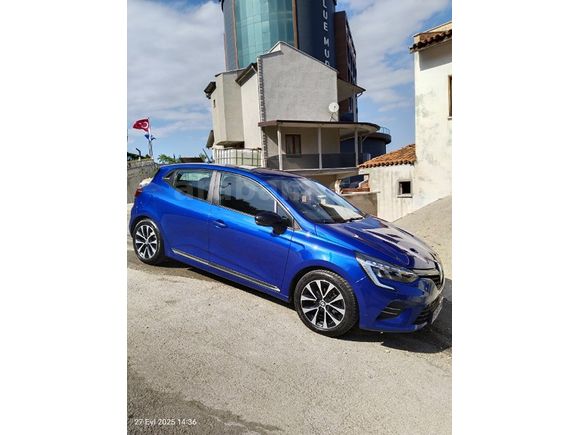 2.Sahibinden 2023 Model Renault Clio 1.0 TCe Touch 