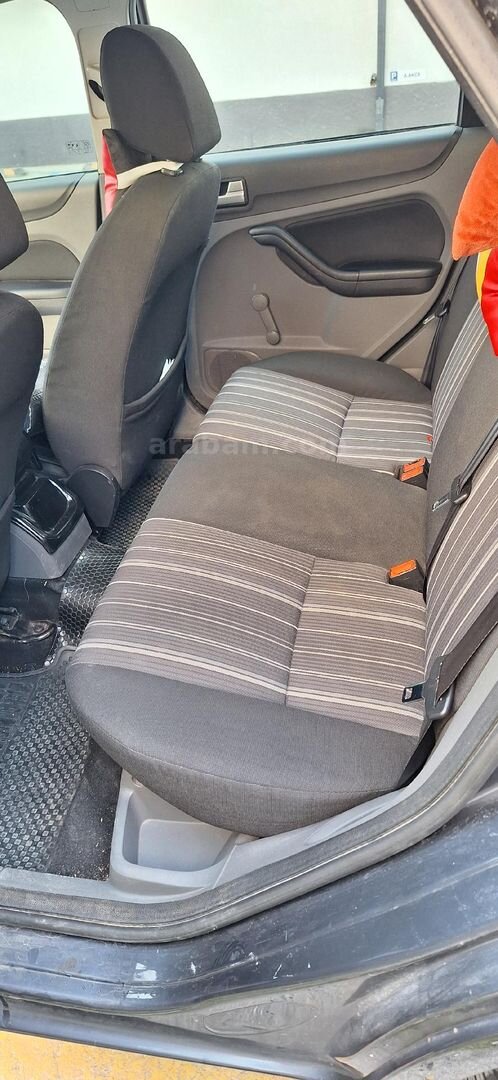 Sahibinden Ford Focus 1.6 Comfort 2011 Model Sakarya 107.000 km Lacivert 6