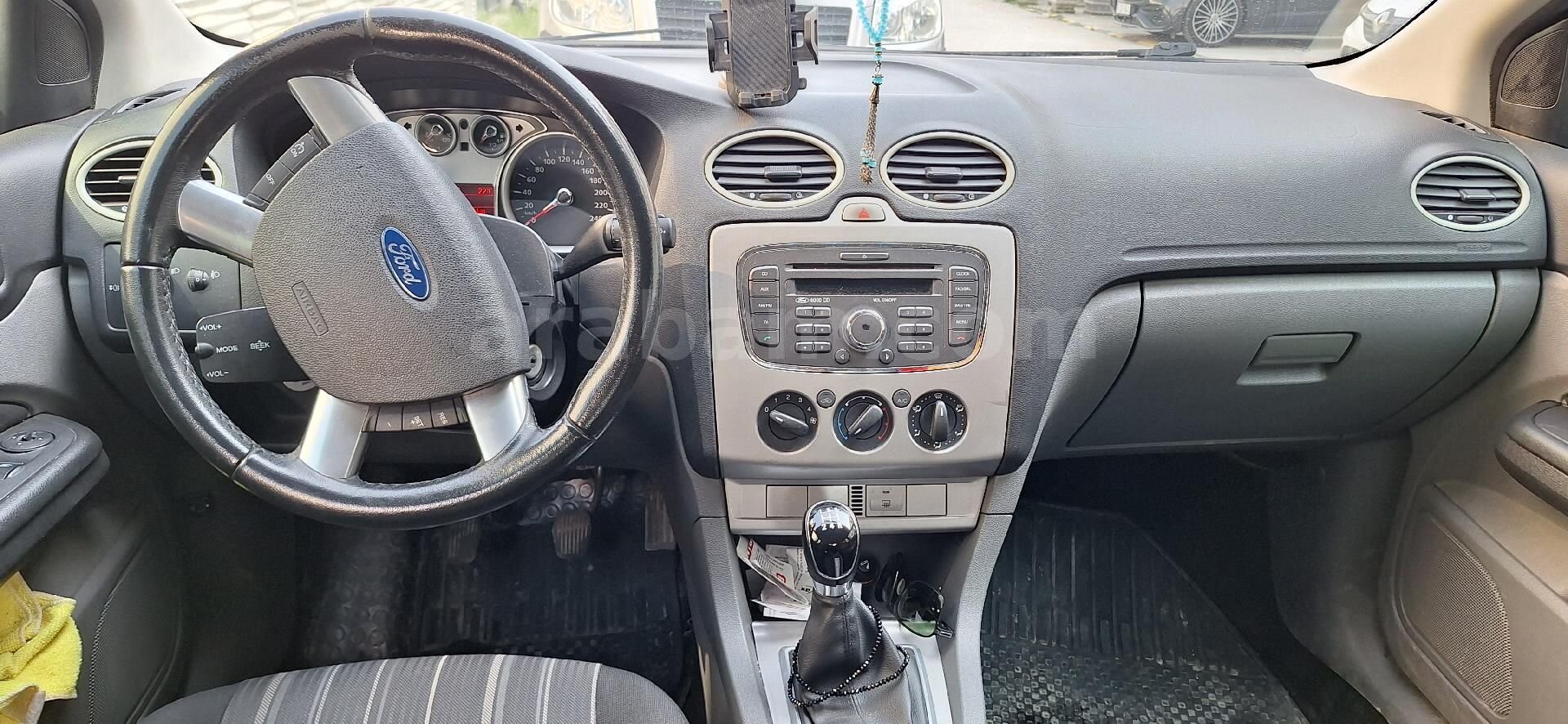 Sahibinden Ford Focus 1.6 Comfort 2011 Model Sakarya 107.000 km Lacivert 5