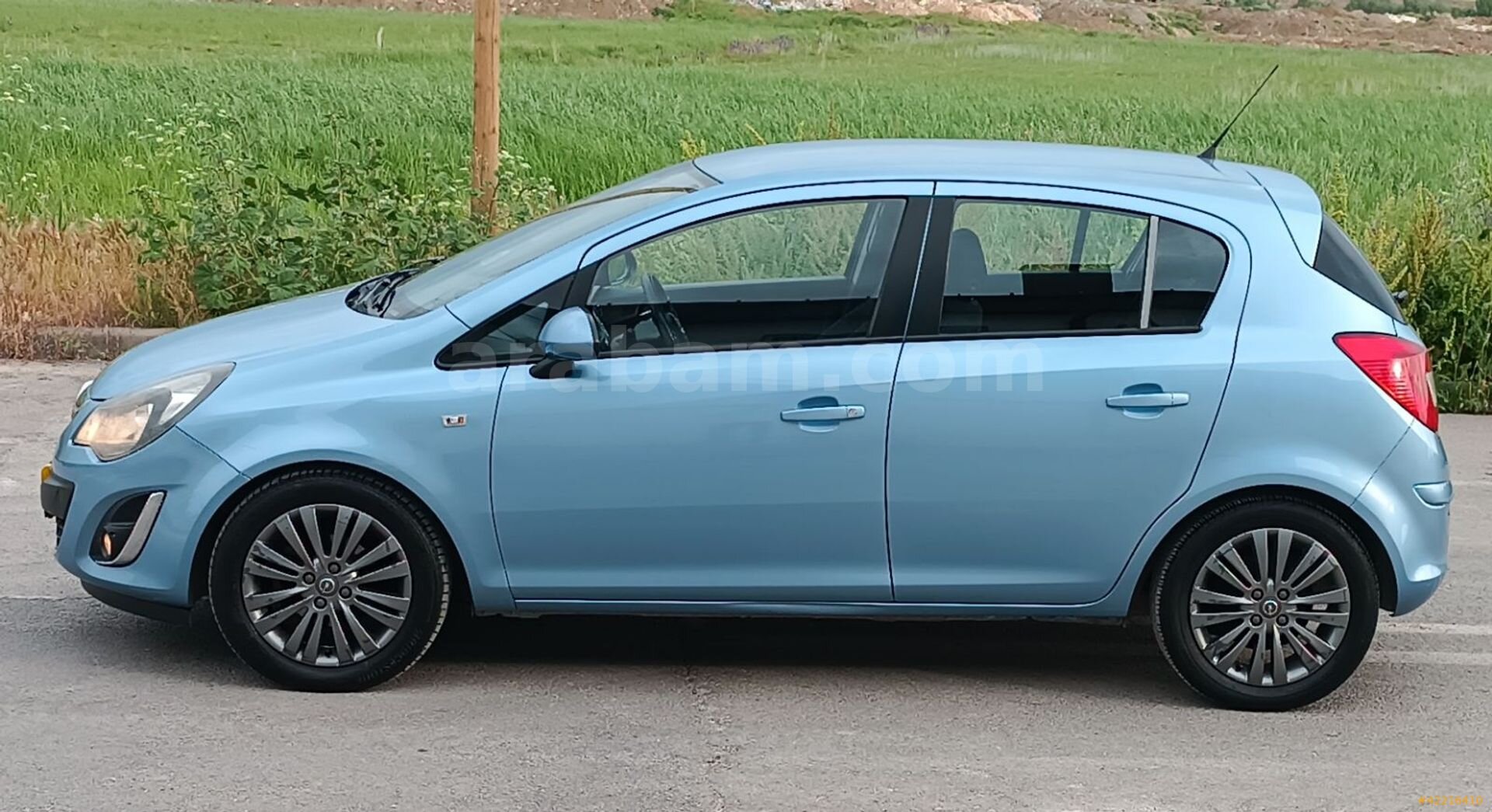 Galeriden Opel Corsa 1.4 Twinport Enjoy 2013 Model Sivas 112.000 km Mavi 4