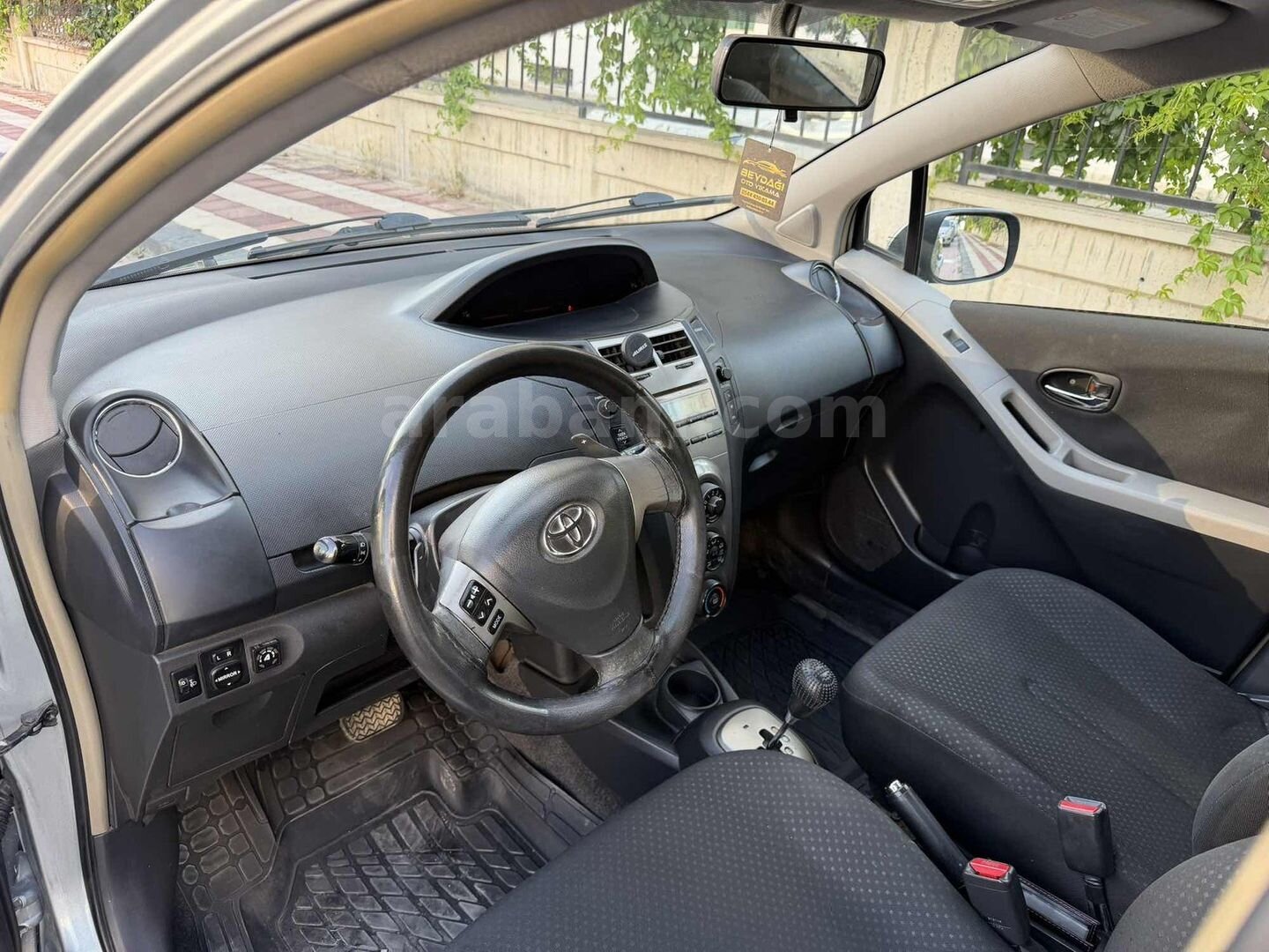 Galeriden Toyota Yaris 1.33 Style 2011 Model Malatya 174.000 km Gri 7