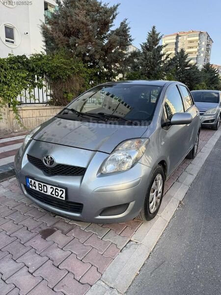 Galeriden Toyota Yaris 1.33 Style 2011 Model Malatya 174.000 km Gri