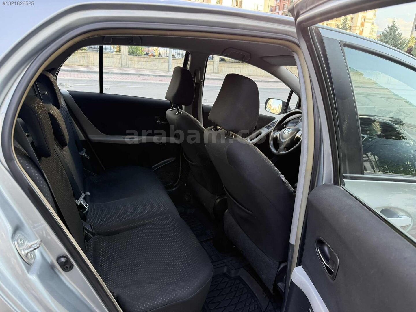 Galeriden Toyota Yaris 1.33 Style 2011 Model Malatya 174.000 km Gri 4
