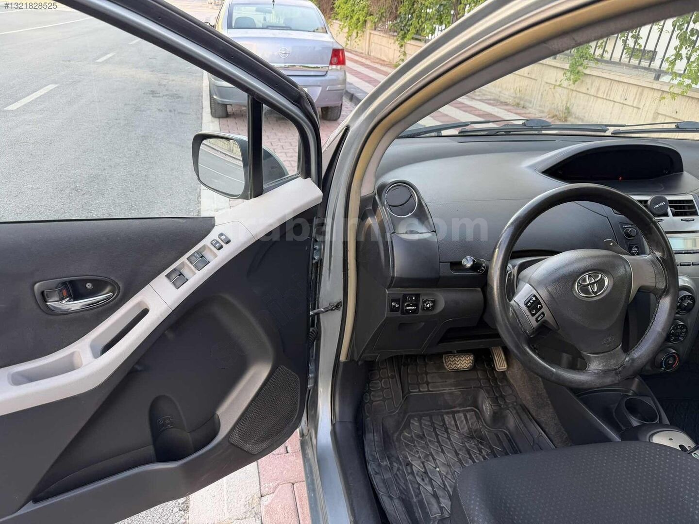 Galeriden Toyota Yaris 1.33 Style 2011 Model Malatya 174.000 km Gri 6