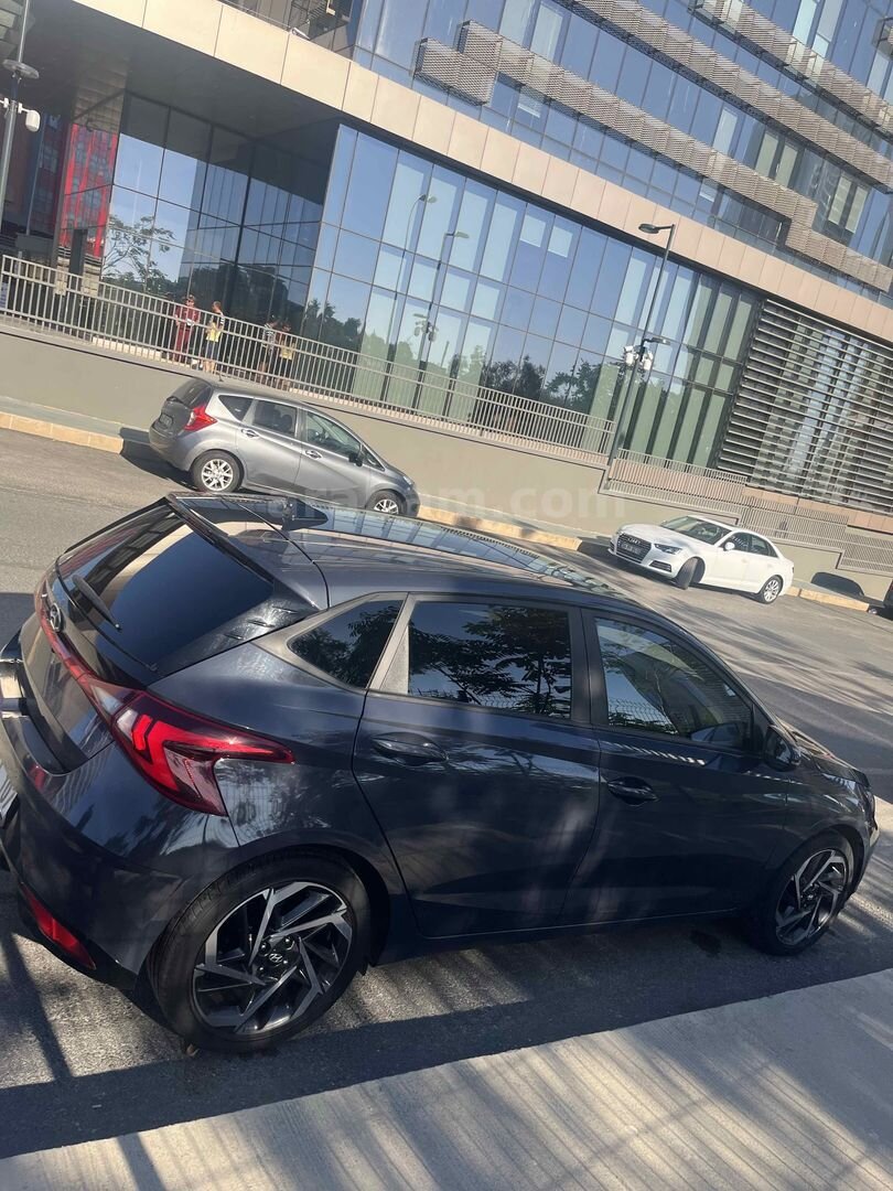 Sahibinden Hyundai i20 1.4 MPI Style Plus 2022 Model İstanbul 51.300 km Gri (metalik) 4