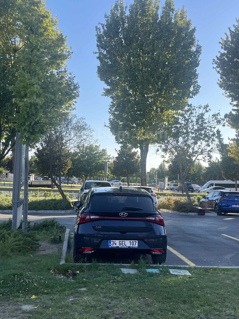 Sahibinden Hyundai i20 1.4 MPI Style Plus 2022 Model İstanbul 51.300 km Gri (metalik) 2