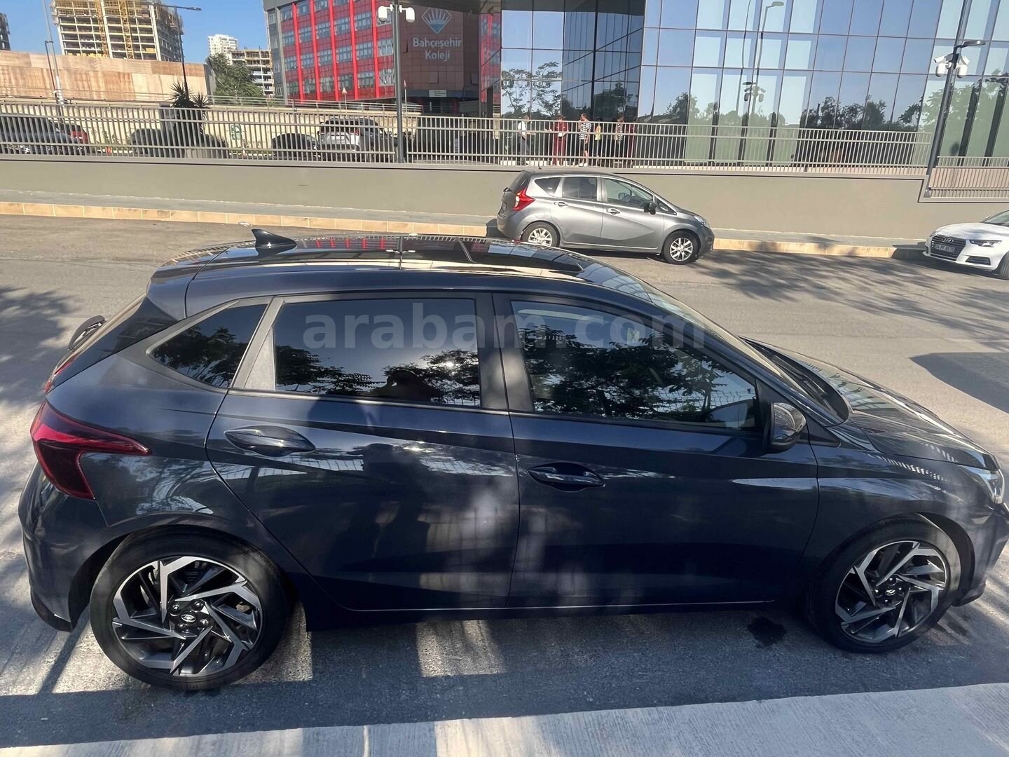 Sahibinden Hyundai i20 1.4 MPI Style Plus 2022 Model İstanbul 51.300 km Gri (metalik) 3