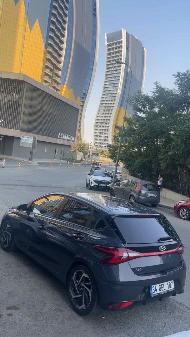 Sahibinden Hyundai i20 1.4 MPI Style Plus 2022 Model İstanbul 51.300 km Gri (metalik) 1