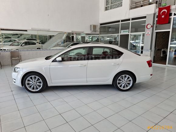 SKODA OCTAVYA MANUEL 2 PARÇA BOYA LI