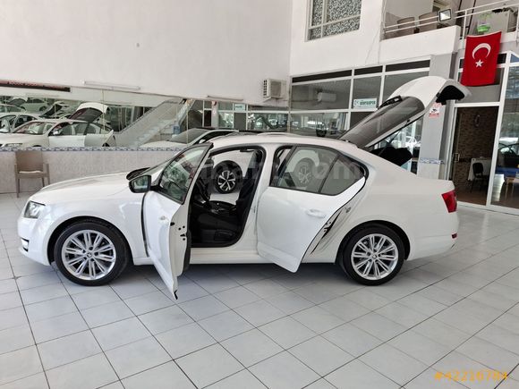 SKODA OCTAVYA MANUEL 2 PARÇA BOYA LI