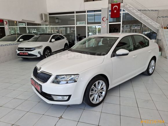 SKODA OCTAVYA MANUEL 2 PARÇA BOYA LI