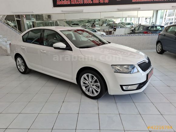 SKODA OCTAVYA MANUEL 2 PARÇA BOYA LI