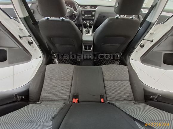 SKODA OCTAVYA MANUEL 2 PARÇA BOYA LI