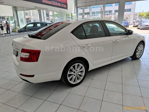 SKODA OCTAVYA MANUEL 2 PARÇA BOYA LI