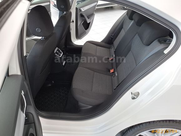 SKODA OCTAVYA MANUEL 2 PARÇA BOYA LI