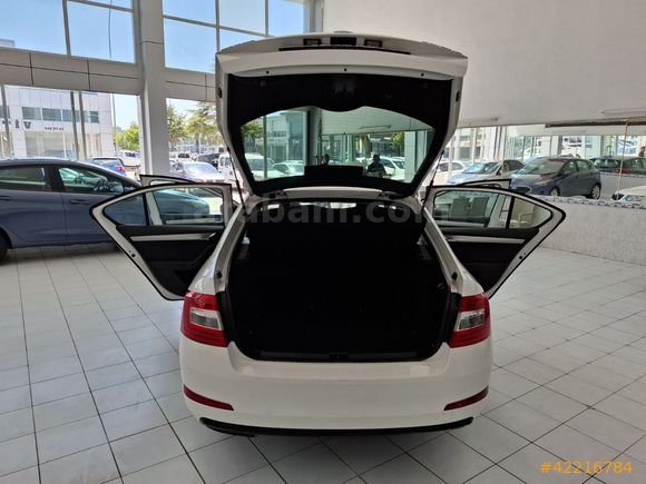 SKODA OCTAVYA MANUEL 2 PARÇA BOYA LI